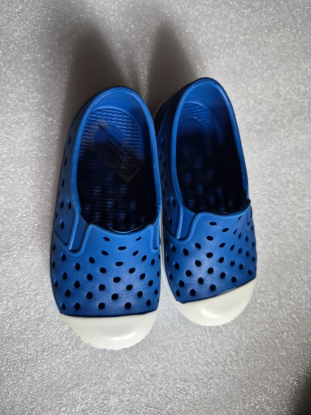 Kids Perf Blue and White Slip-On Water Shoes Size 6